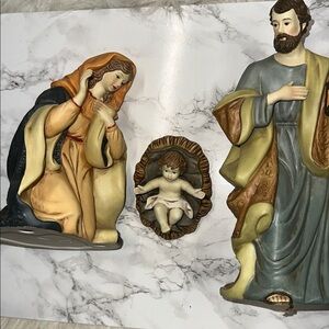 Nativity Figurine Set with Mary, Joseph, and Baby Jesus